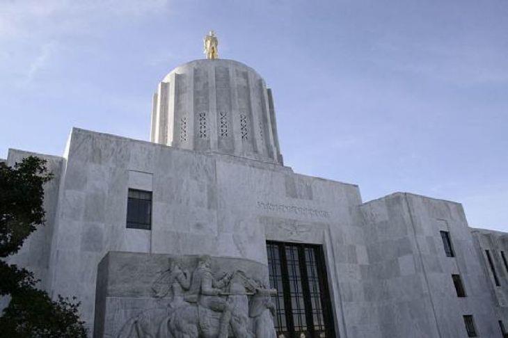 Environmental advocates attack Oregon ‘color of water’ proposal